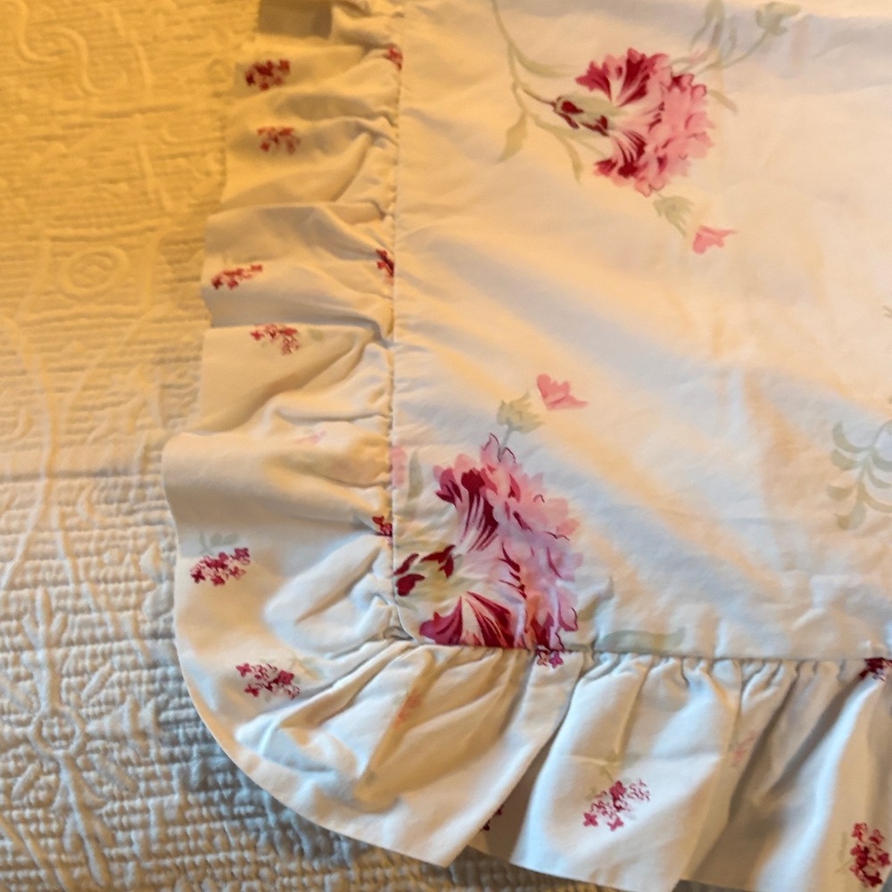 Simply Shabby Chic Pink and Cream Floral Pillowcase - Picture 4 of 5